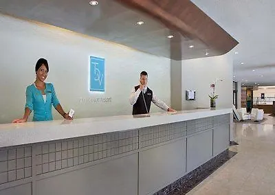Toronto Don Valley Hotel And Suites 3*,