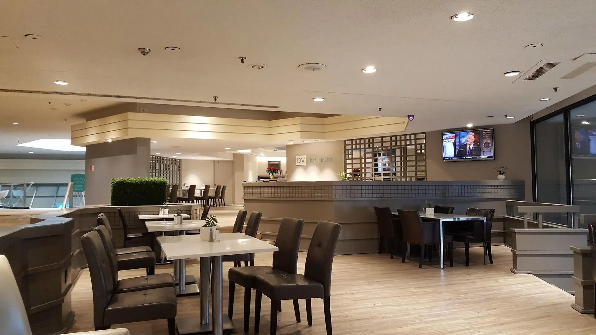 Toronto Don Valley Hotel And Suites