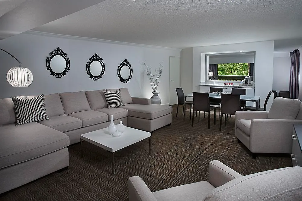 Toronto Don Valley Hotel And Suites 3*,