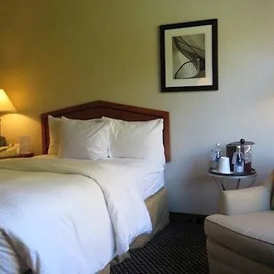 Toronto Don Valley Hotel And Suites 3*,